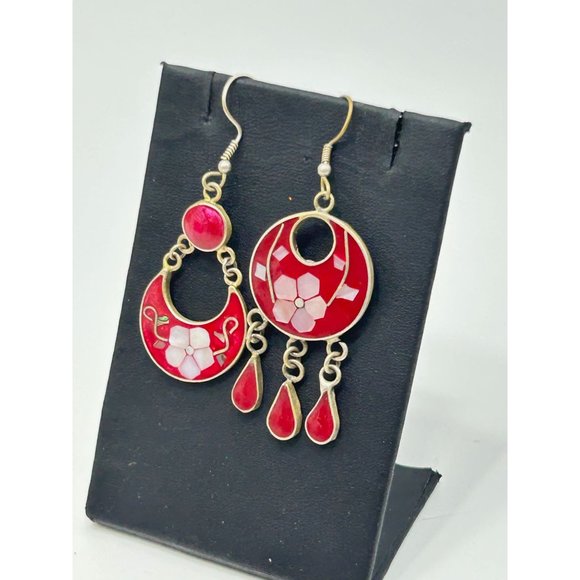 Vintage Alpaca Mexico Mismatched Dangles Hook Earrings Red Stone and Shell Inlay - Picture 4 of 7